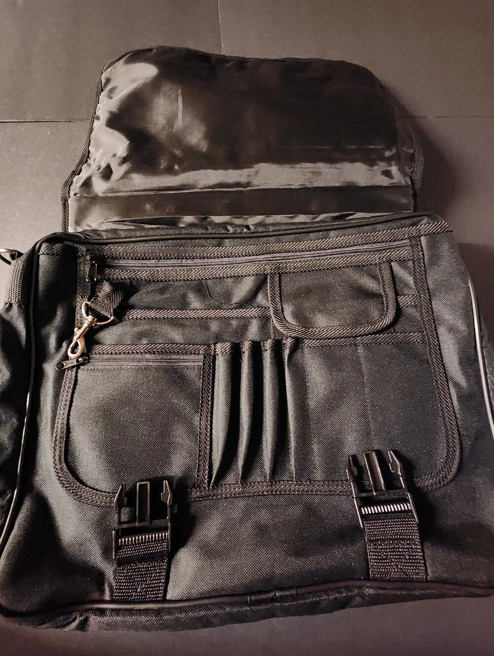 Pearson Messenger Bag, Black, Good Condition, Preowned